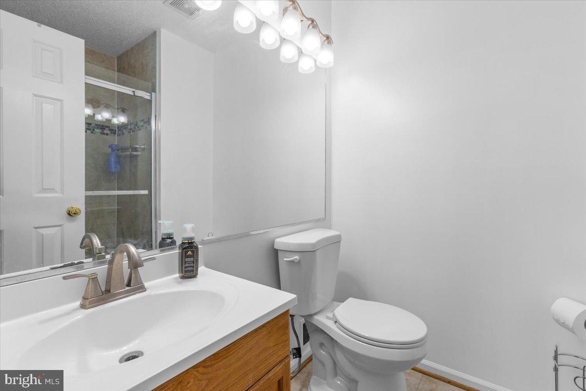 Alexandria, Virginia, 22306, United States, 3 Bedrooms Bedrooms, ,4 BathroomsBathrooms,Residential,For Sale,1984696