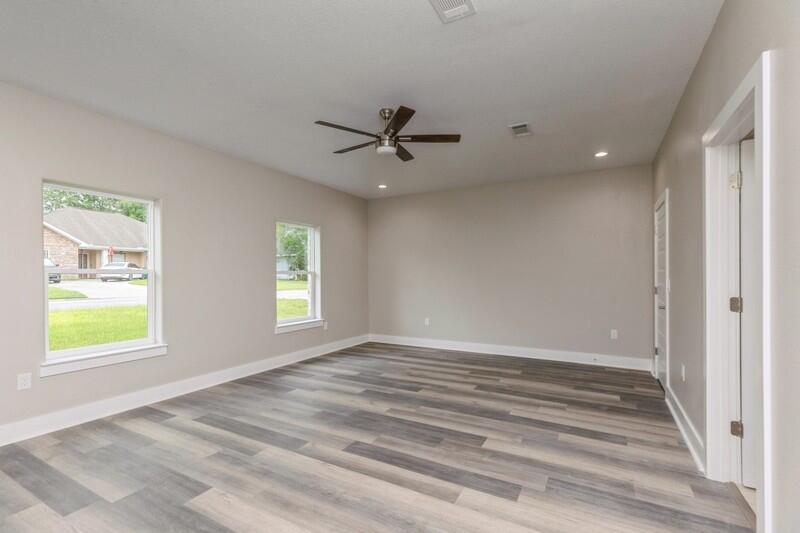 Crestview, Florida, 32539, United States, 4 Bedrooms Bedrooms, ,4 BathroomsBathrooms,Residential,For Sale,1911997