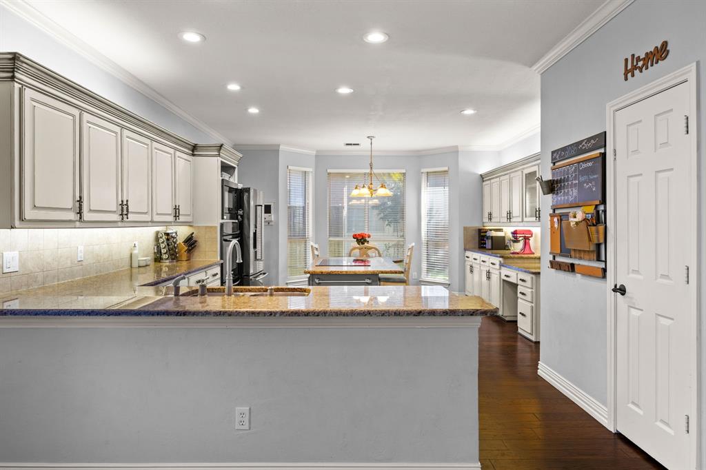 Carrollton, Texas, 75007, United States, 4 Bedrooms Bedrooms, ,3 BathroomsBathrooms,Residential,For Sale,1970362