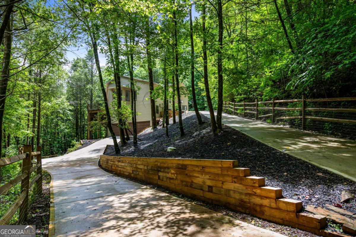 Ellijay, Georgia, 30540, United States, 5 Bedrooms Bedrooms, ,5 BathroomsBathrooms,Residential,For Sale,1868154