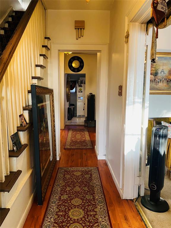 Yonkers, New York, 10710, United States, 3 Bedrooms Bedrooms, ,2 BathroomsBathrooms,Residential,For Sale,1982503