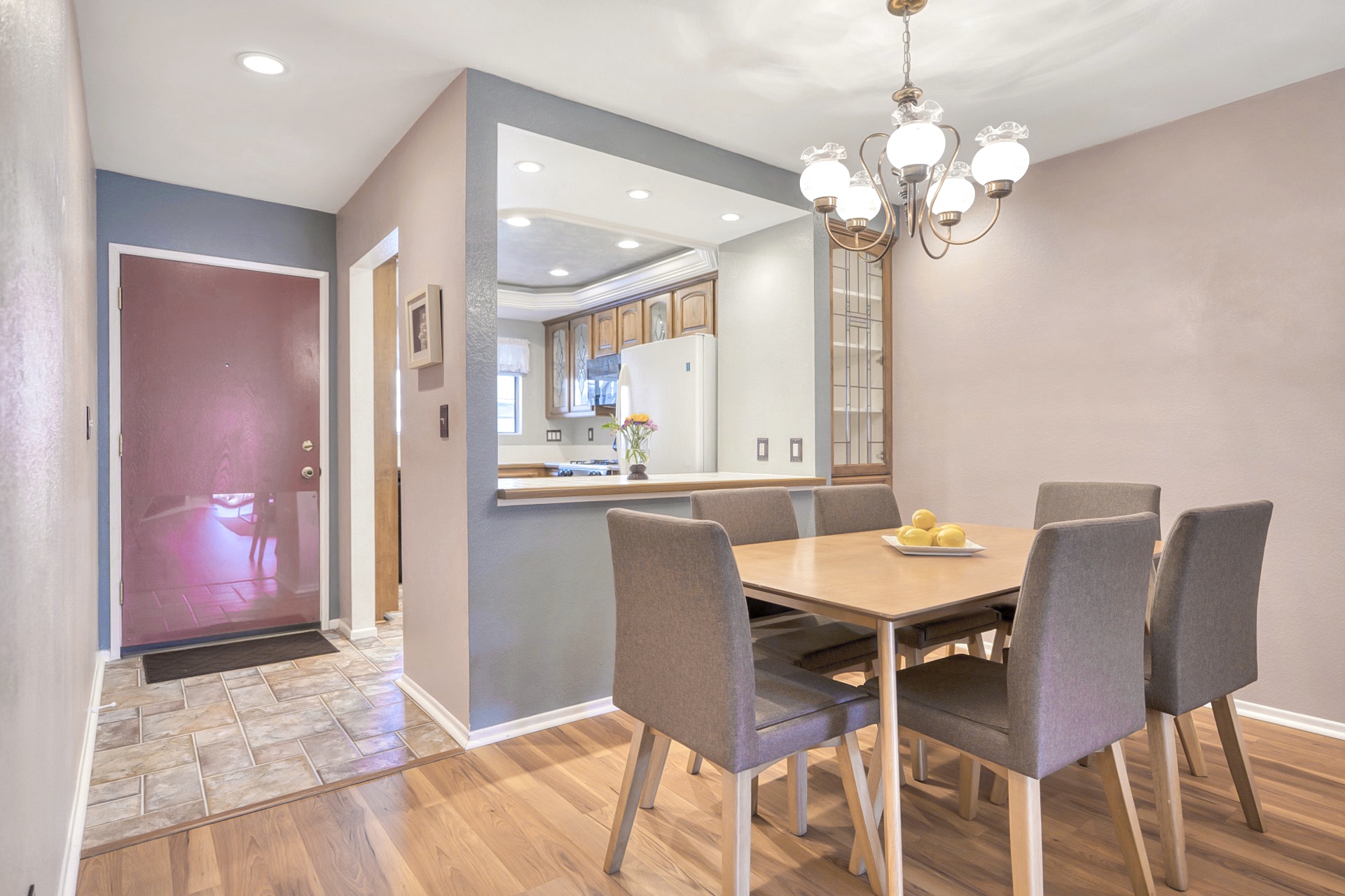 Fullerton, California, 92835, United States, 2 Bedrooms Bedrooms, ,1 BathroomBathrooms,Residential,For Sale,1915893
