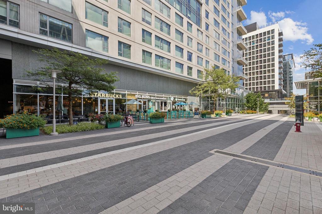 Reston, Virginia, 20191, United States, 3 Bedrooms Bedrooms, ,3 BathroomsBathrooms,Residential,For Sale,1978465