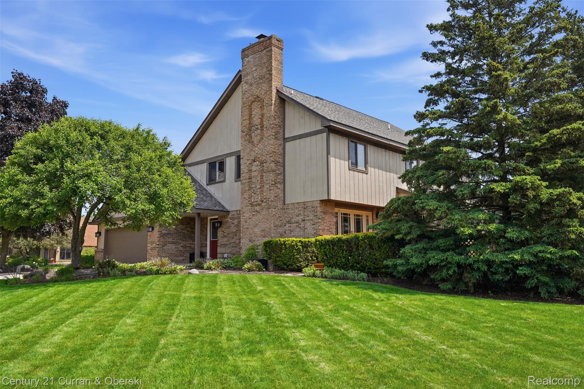 Farmington Hills, Michigan, 48331, United States, 4 Bedrooms Bedrooms, ,4 BathroomsBathrooms,Residential,For Sale,2048985
