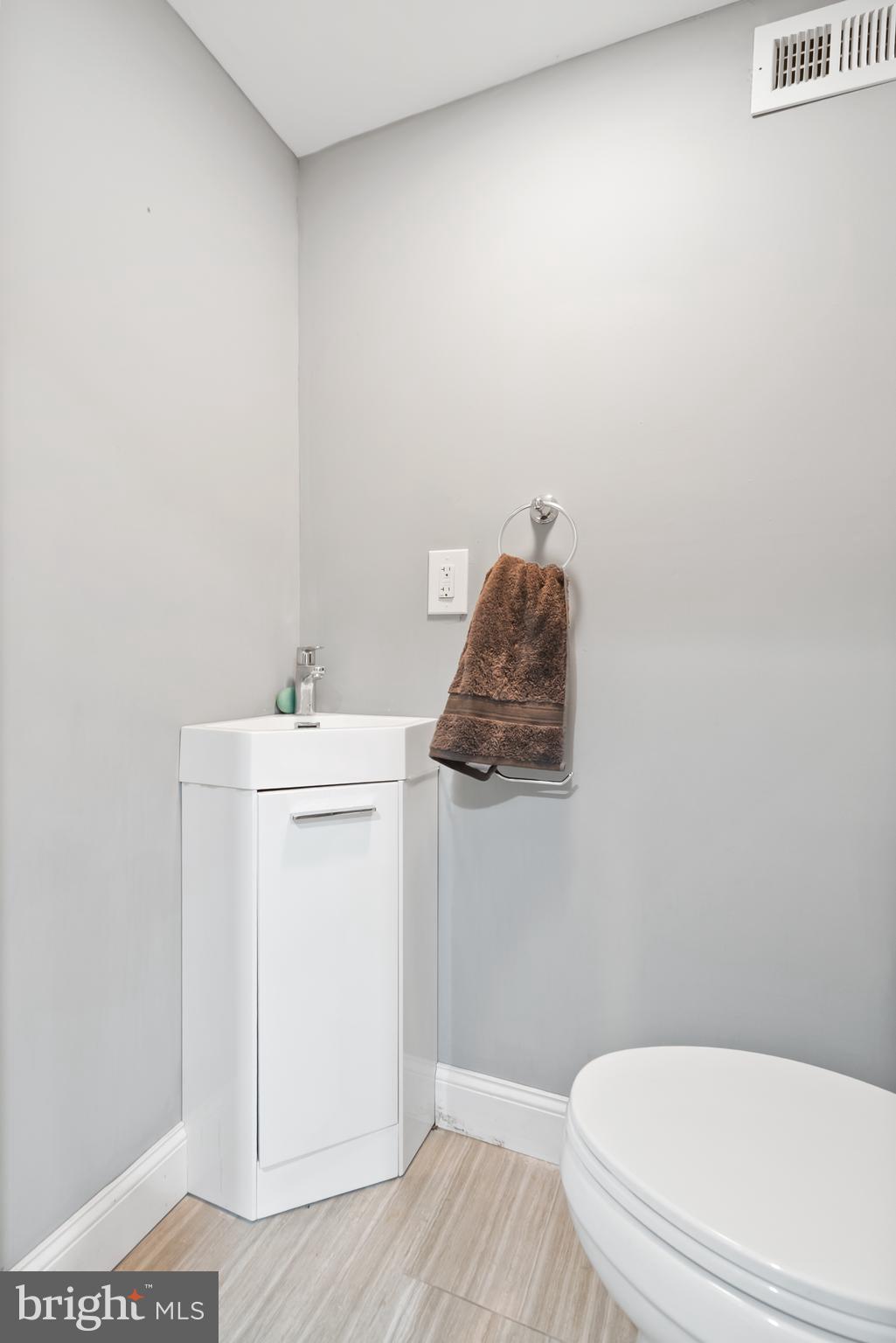 PHILADELPHIA, Pennsylvania, 19146, United States, 3 Bedrooms Bedrooms, ,3 BathroomsBathrooms,Residential,For Sale,1889775
