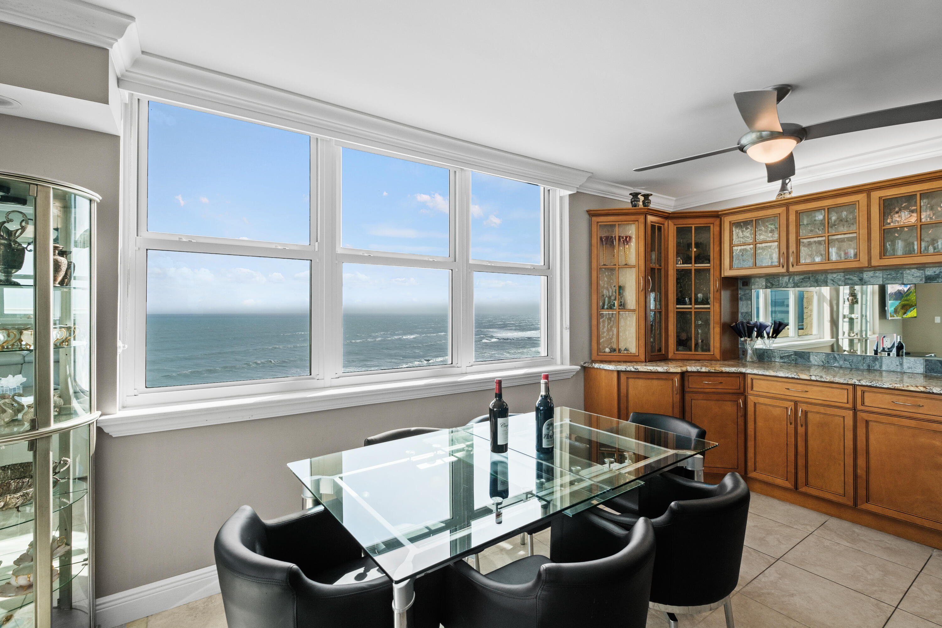 Riviera Beach, Florida, 33404, United States, 2 Bedrooms Bedrooms, ,2 BathroomsBathrooms,Residential,For Sale,1994901