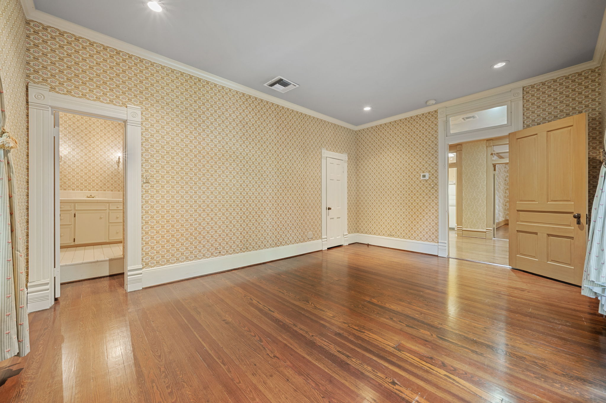 San Marcos, Texas, 78666, United States, 3 Bedrooms Bedrooms, ,4 BathroomsBathrooms,Residential,For Sale,1981922