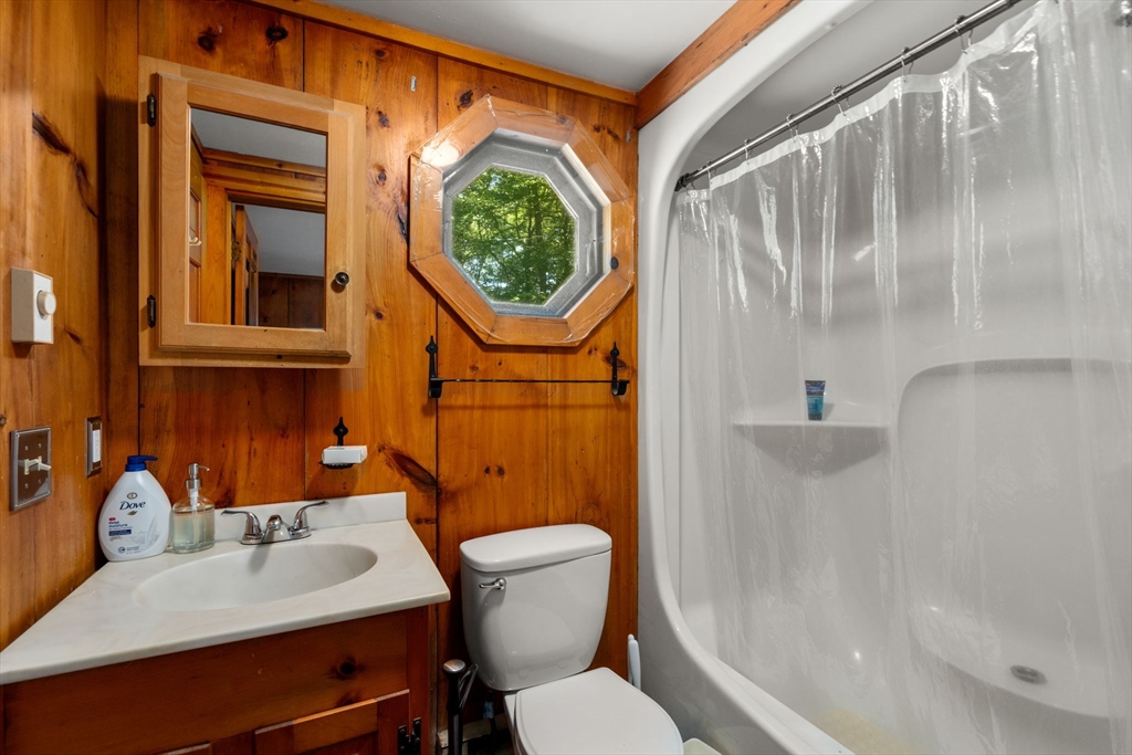 Holland, Massachusetts, 01521, United States, 7 Bedrooms Bedrooms, ,6 BathroomsBathrooms,Residential,For Sale,1941756