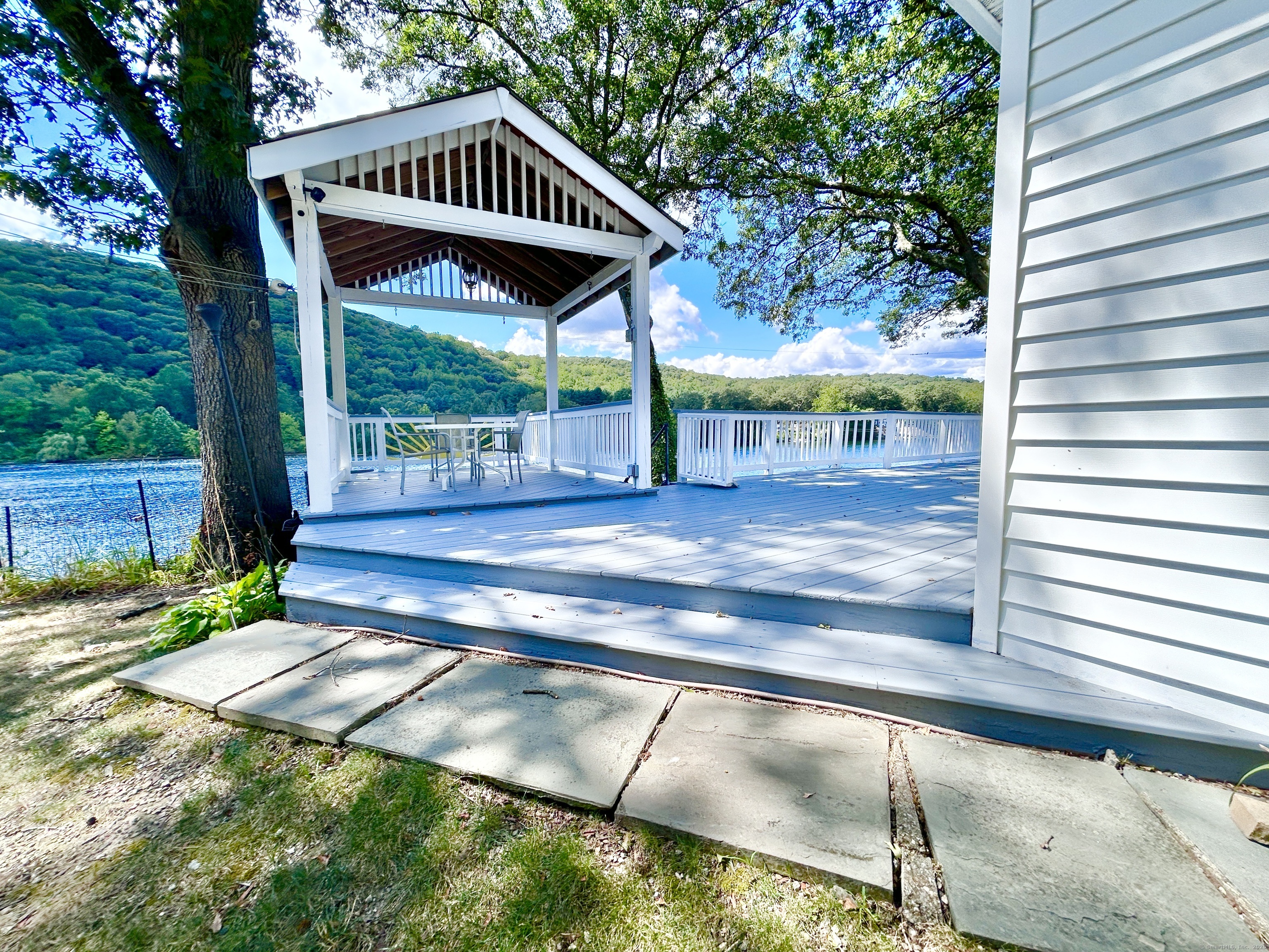 Seymour, Connecticut, 06483, United States, 3 Bedrooms Bedrooms, ,2 BathroomsBathrooms,Residential,For Sale,1933052