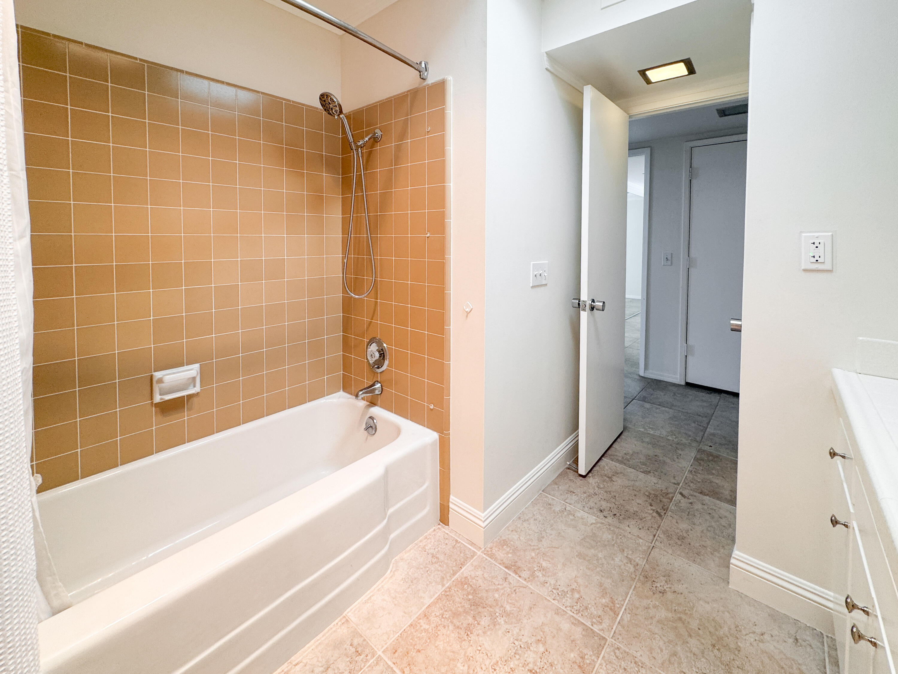 Palm Desert, California, 92260, United States, 2 Bedrooms Bedrooms, ,2 BathroomsBathrooms,Residential,For Sale,1805960