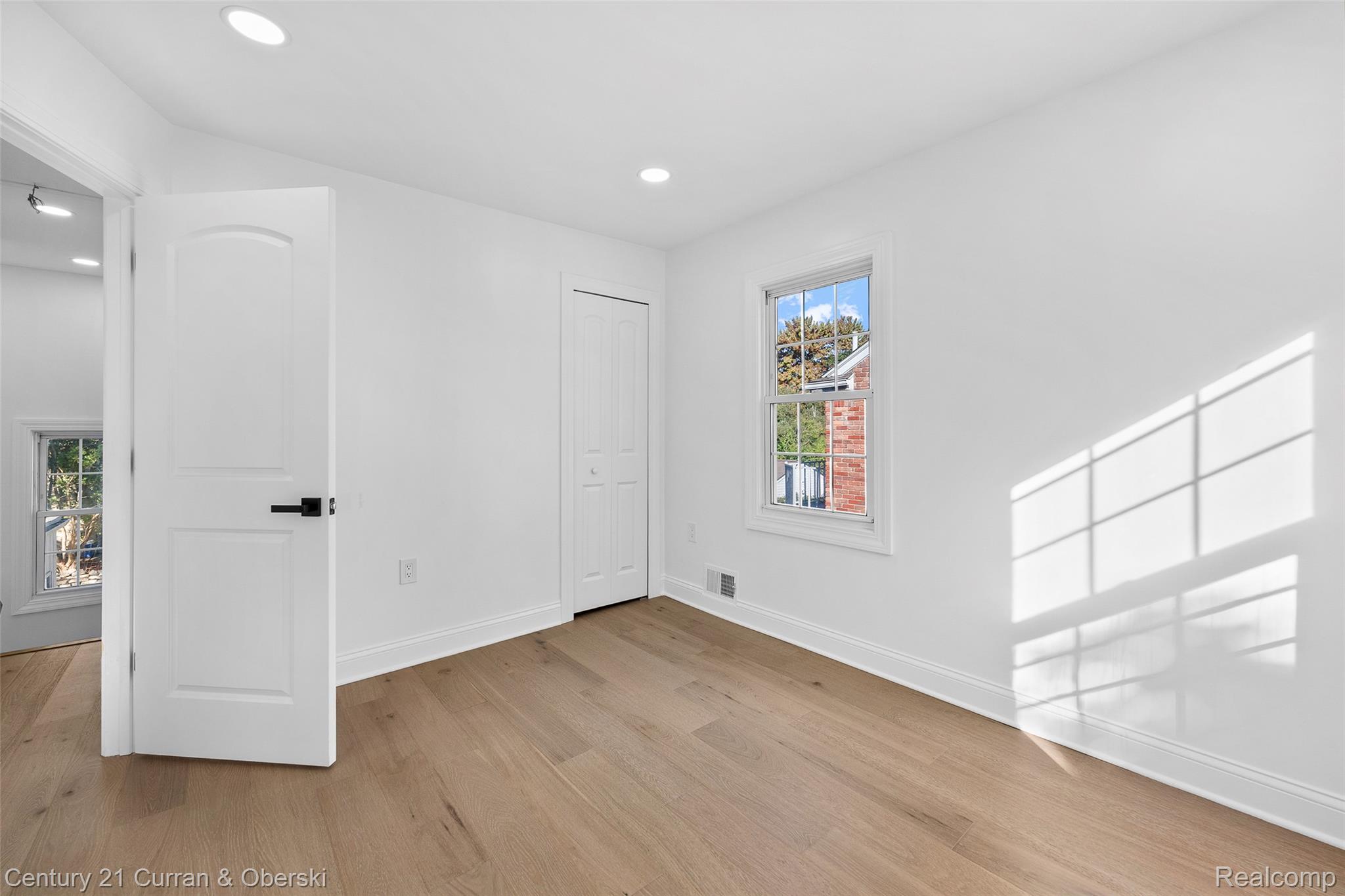 Dearborn, Michigan, 48124, United States, 4 Bedrooms Bedrooms, ,3 BathroomsBathrooms,Residential,For Sale,1979492