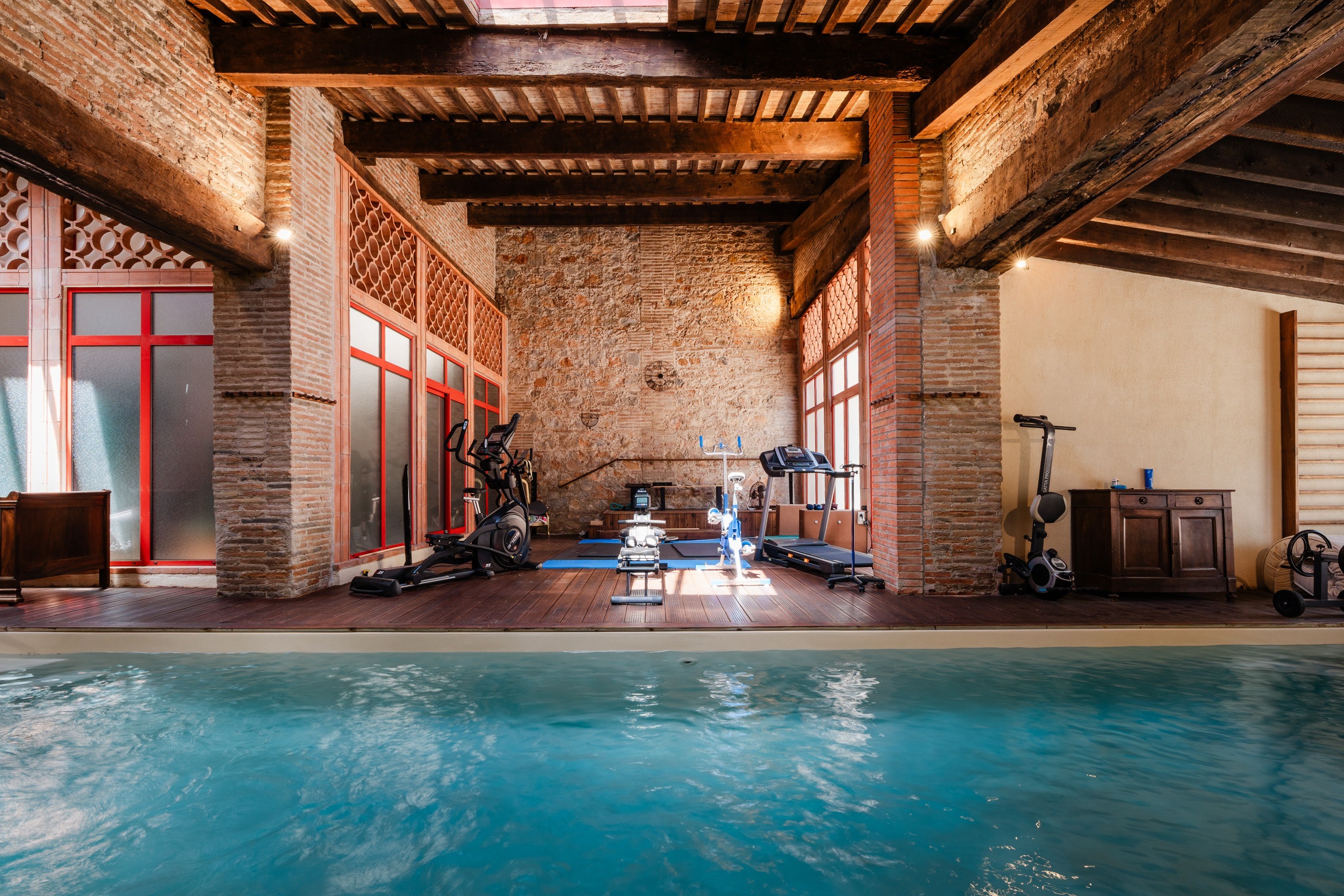  680m² of REFINEMENT & EXCEPTIONAL VOLUMES, just 6 minutes from the beach - 物件實景