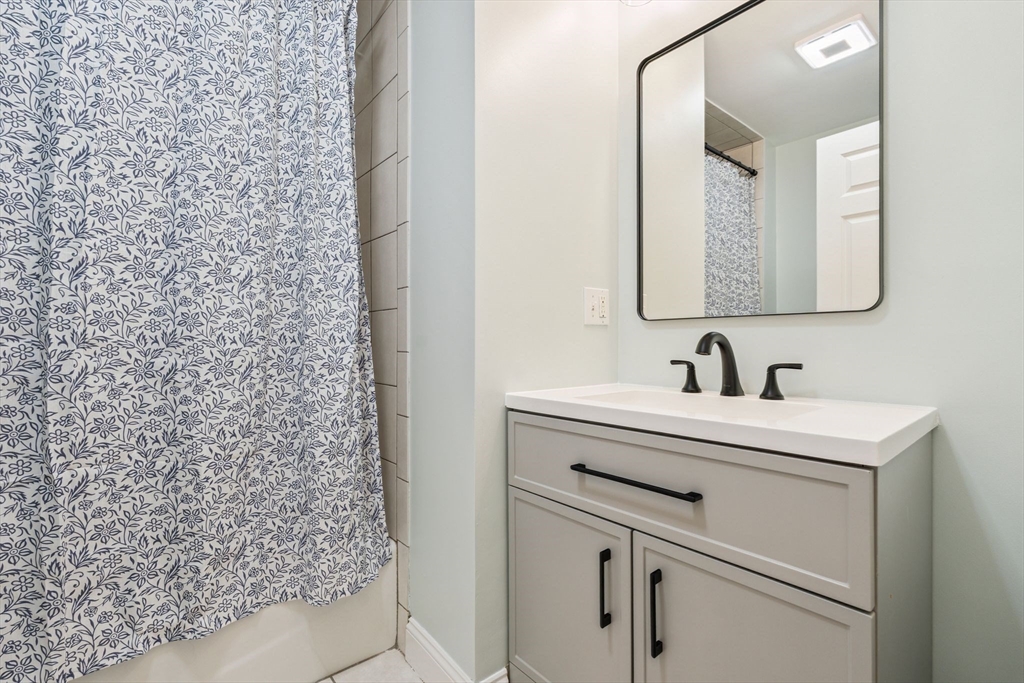 Boston, Massachusetts, 02128, United States, 2 Bedrooms Bedrooms, ,1 BathroomBathrooms,Residential,For Sale,1955768