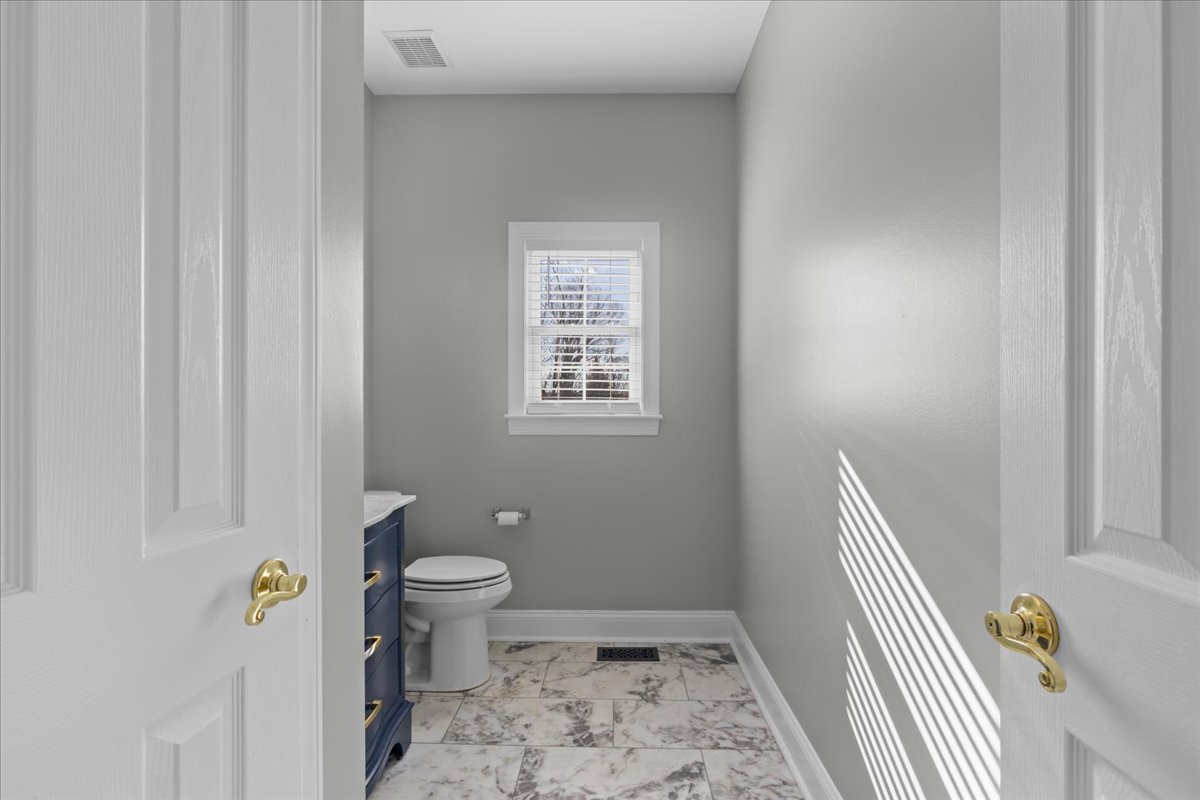 New Windsor, Maryland, 21776, United States, 5 Bedrooms Bedrooms, ,5 BathroomsBathrooms,Residential,For Sale,1943659