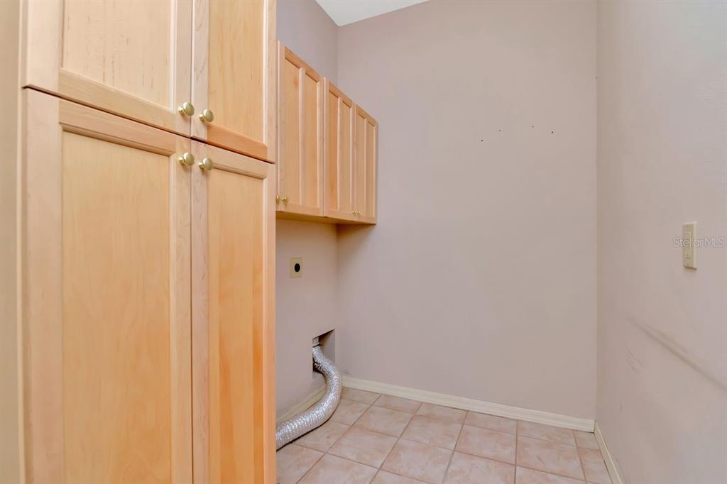 Oldsmar, Florida, 34677, United States, 4 Bedrooms Bedrooms, ,3 BathroomsBathrooms,Residential,For Sale,1998851