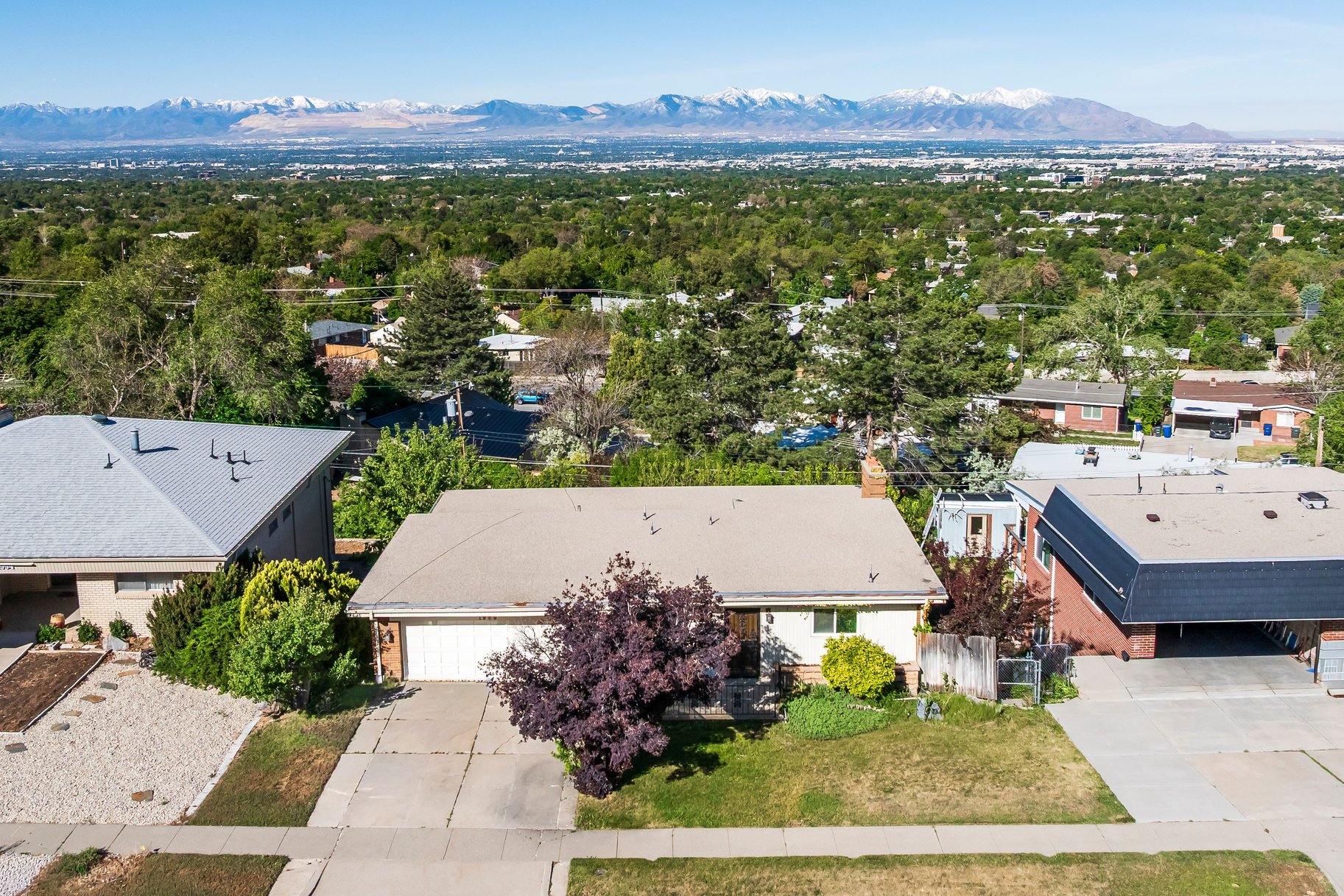 Mid-Century Charm, Incredible Valley Views and Endless Potential - 物件實景