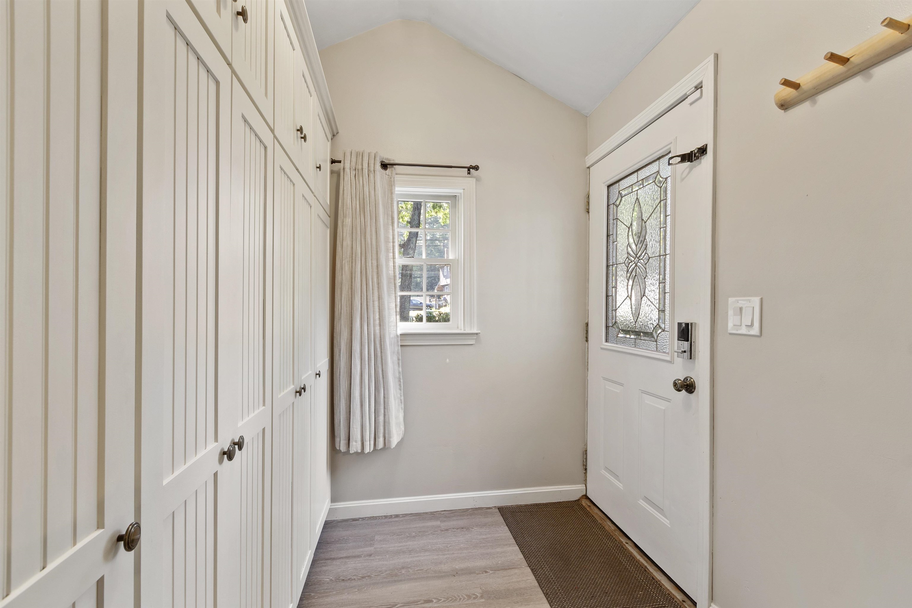 Kingston, New Hampshire, 03848, United States, 4 Bedrooms Bedrooms, ,2 BathroomsBathrooms,Residential,For Sale,1917052