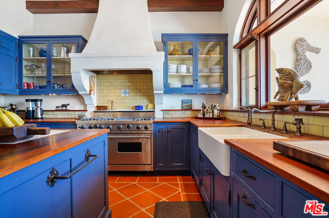 Malibu, California, 90265, United States, 3 Bedrooms Bedrooms, ,4 BathroomsBathrooms,Residential,For Sale,1846867