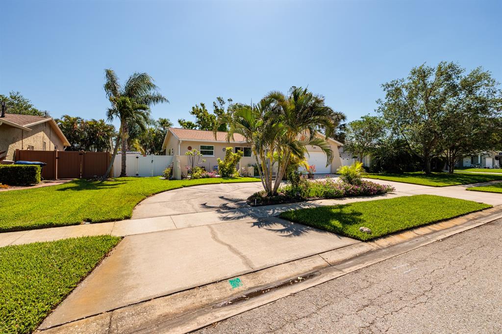 St Petersburg, Florida, 33703, United States, 3 Bedrooms Bedrooms, ,2 BathroomsBathrooms,Residential,For Sale,1770463