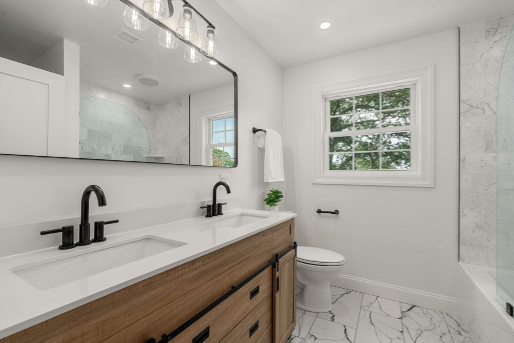 Quincy, Massachusetts, 02169, United States, 4 Bedrooms Bedrooms, ,3 BathroomsBathrooms,Residential,For Sale,1932298