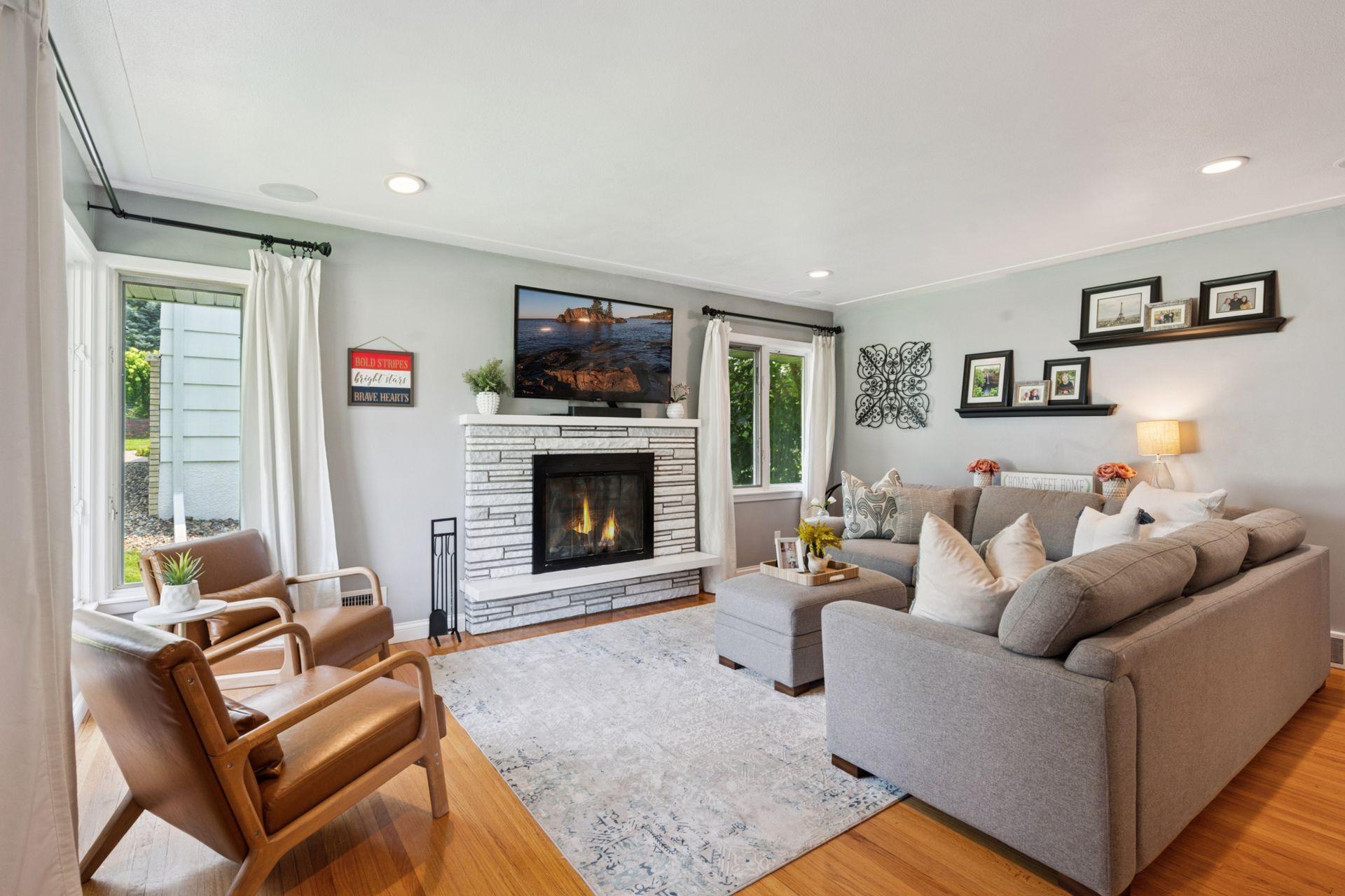 Edina, Minnesota, 55435, United States, 4 Bedrooms Bedrooms, ,3 BathroomsBathrooms,Residential,For Sale,1907442