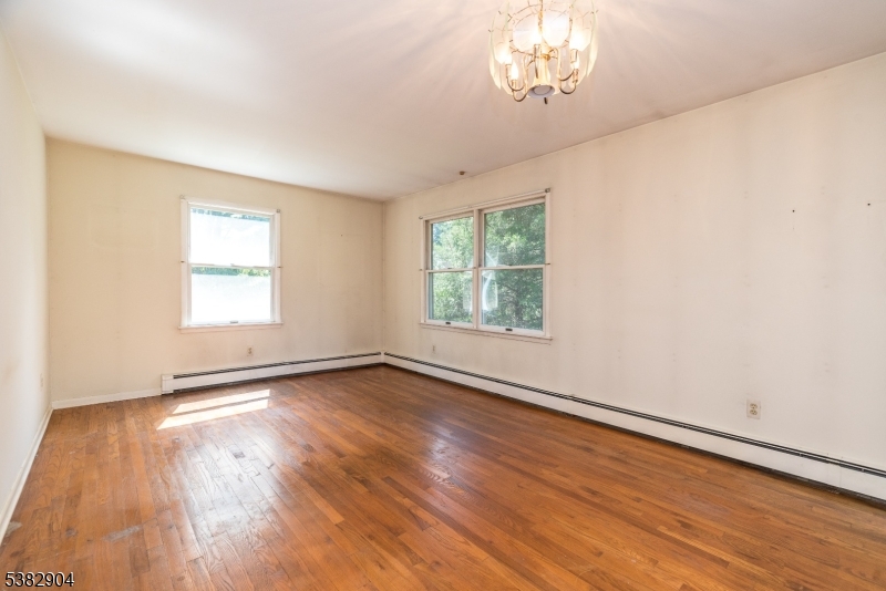 Kingwood Twp., New Jersey, 08867-4402, United States, 4 Bedrooms Bedrooms, ,3 BathroomsBathrooms,Residential,For Sale,1940654