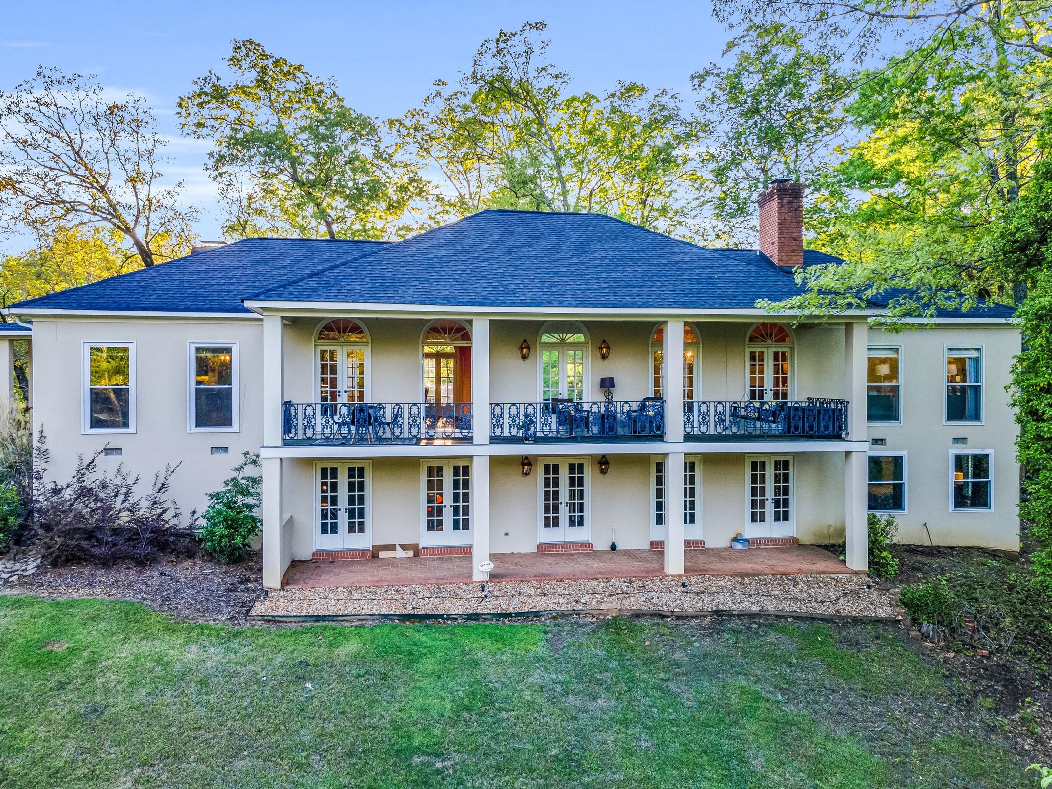 Columbus, Mississippi, 39705, United States, 4 Bedrooms Bedrooms, ,4 BathroomsBathrooms,Residential,For Sale,1976327