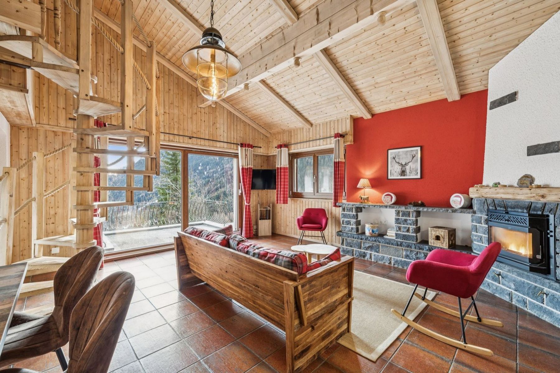  Chalet just a stone