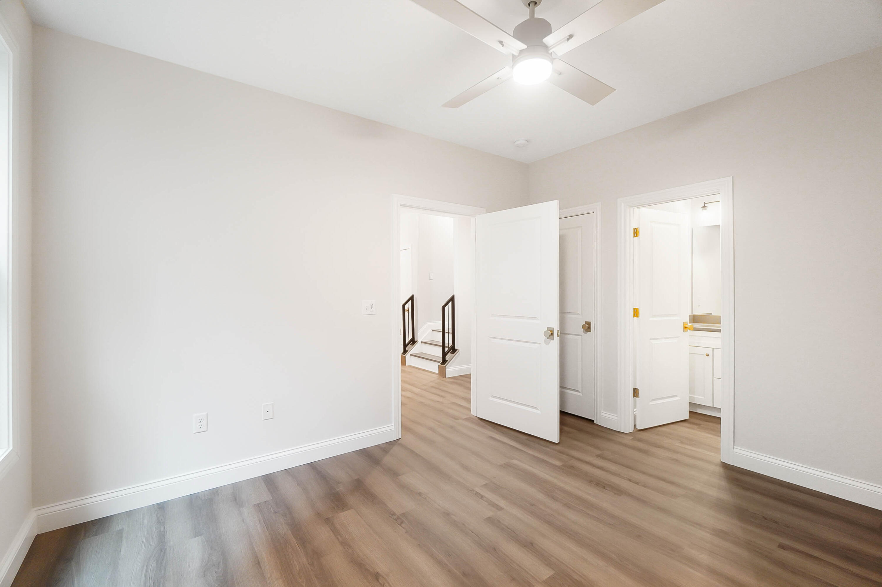 Newport, Kentucky, 41071, United States, 3 Bedrooms Bedrooms, ,4 BathroomsBathrooms,Residential,For Sale,1786326