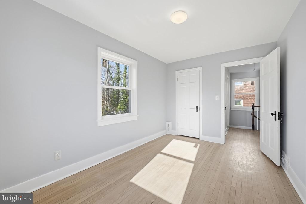 Silver Spring, Maryland, 20901, United States, 4 Bedrooms Bedrooms, ,3 BathroomsBathrooms,Residential,For Sale,2002464