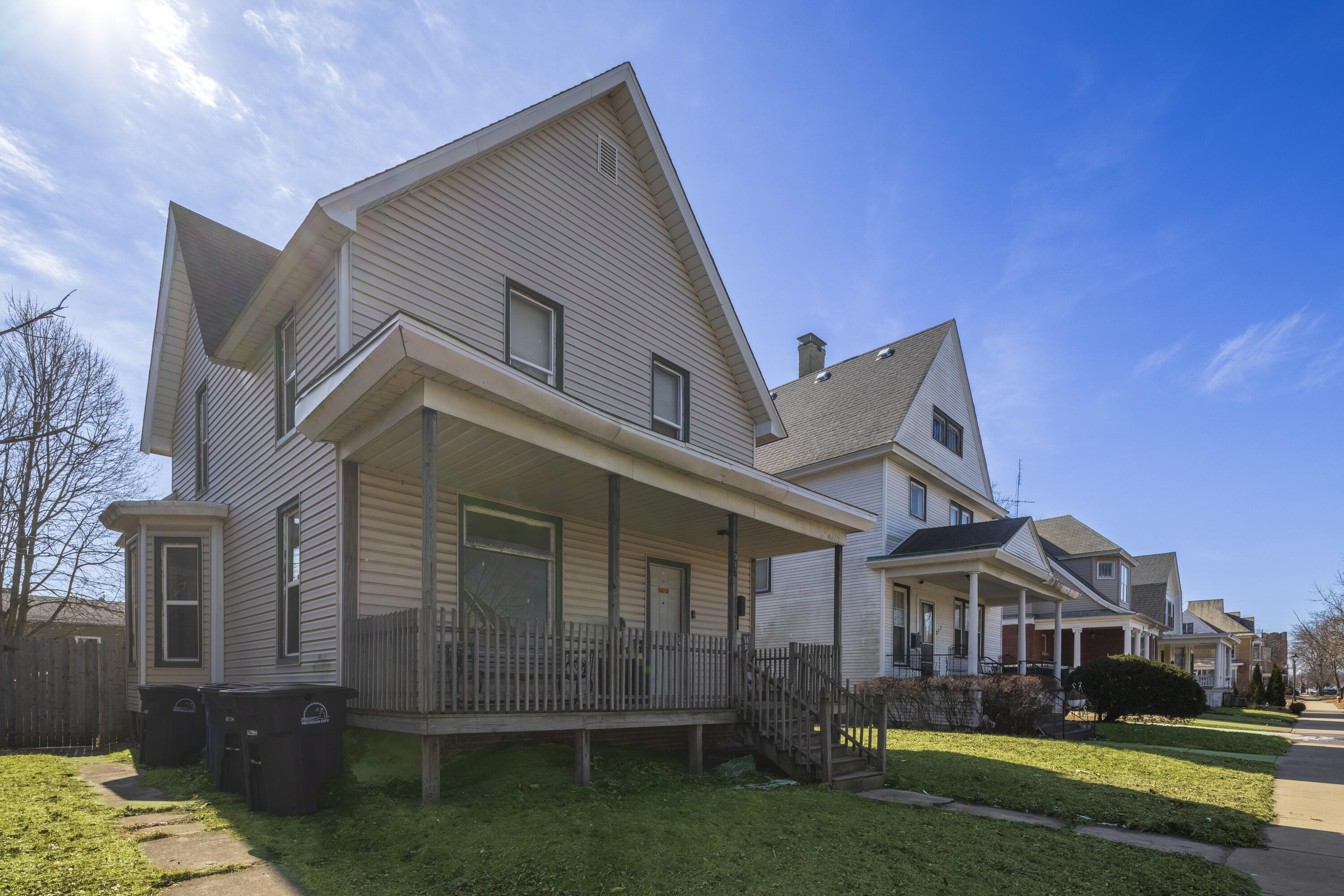 7th St, Michigan City, IN 46360