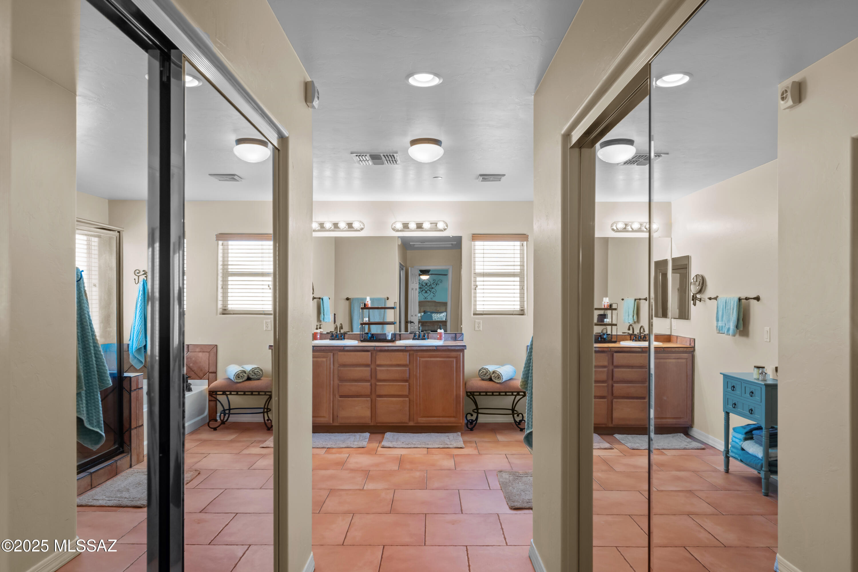 Sahuarita, Arizona, 85629, United States, 4 Bedrooms Bedrooms, ,3 BathroomsBathrooms,Residential,For Sale,1827979