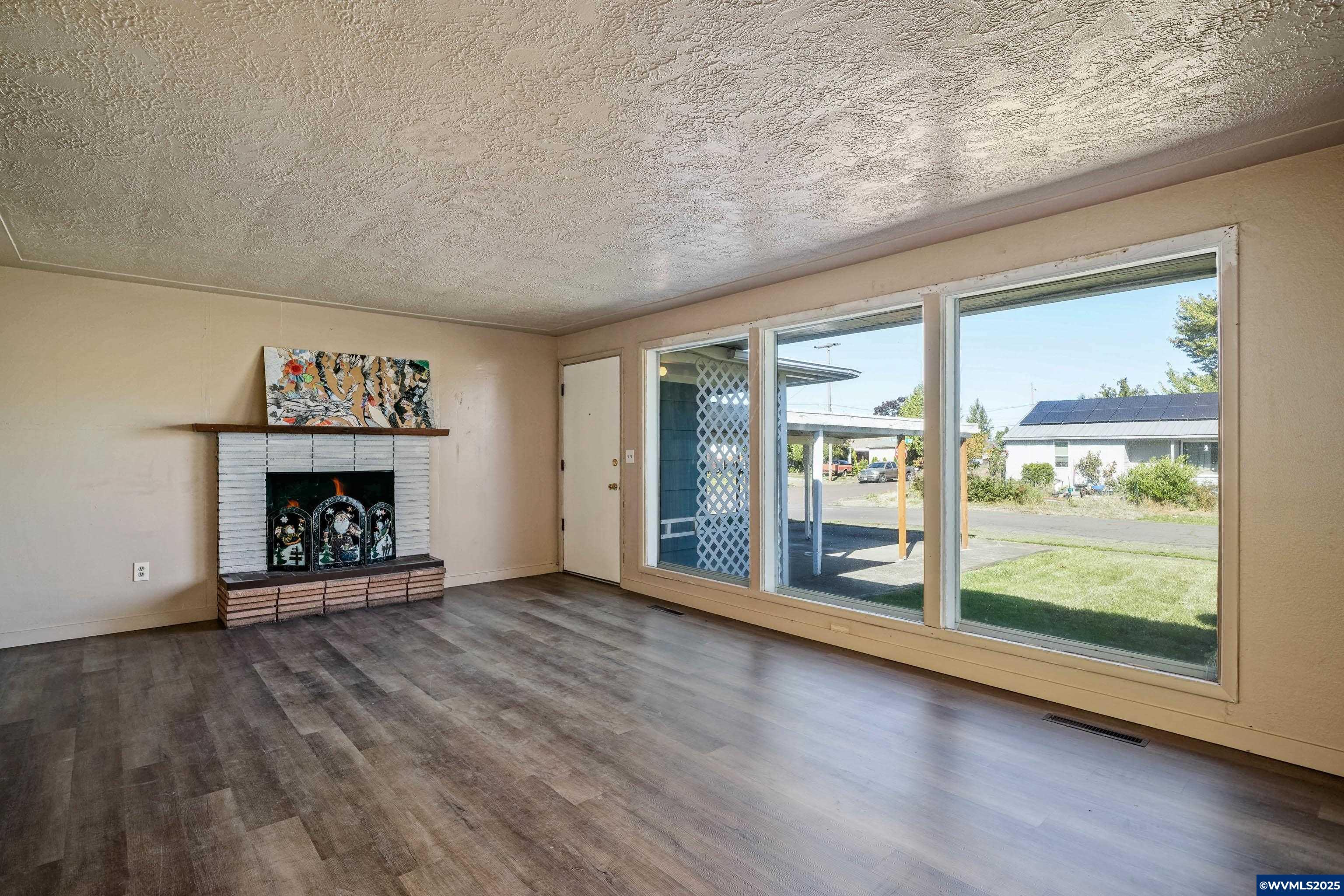 Salem, Oregon, 97301, United States, 5 Bedrooms Bedrooms, ,3 BathroomsBathrooms,Residential,For Sale,1965364