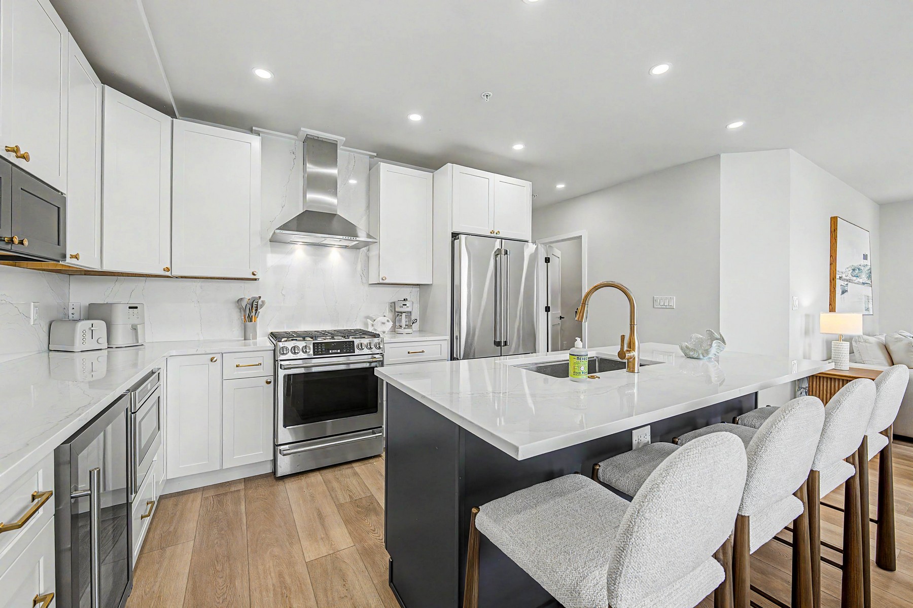  323 E Oak Avenue #101 - 物件實景