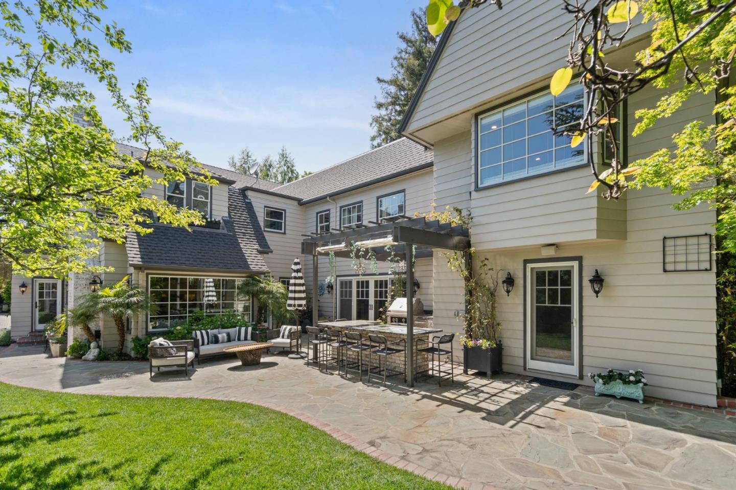 Hillsborough, California, 94010, United States, 6 Bedrooms Bedrooms, ,7 BathroomsBathrooms,Residential,For Sale,1947019