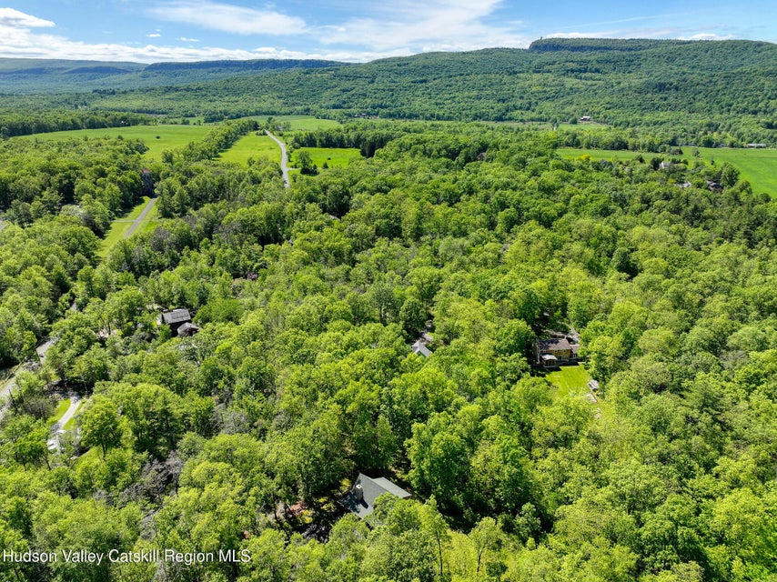 New Paltz, New York, 12561, United States, 3 Bedrooms Bedrooms, ,3 BathroomsBathrooms,Residential,For Sale,1873617