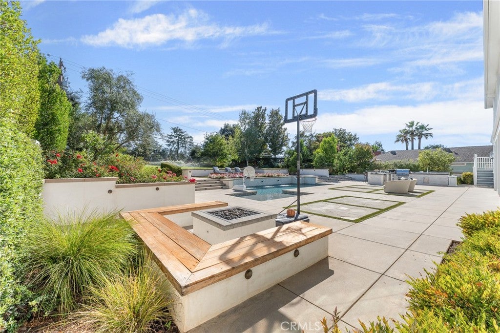 Redlands, California, 92373, United States, 5 Bedrooms Bedrooms, ,6 BathroomsBathrooms,Residential,For Sale,1984155