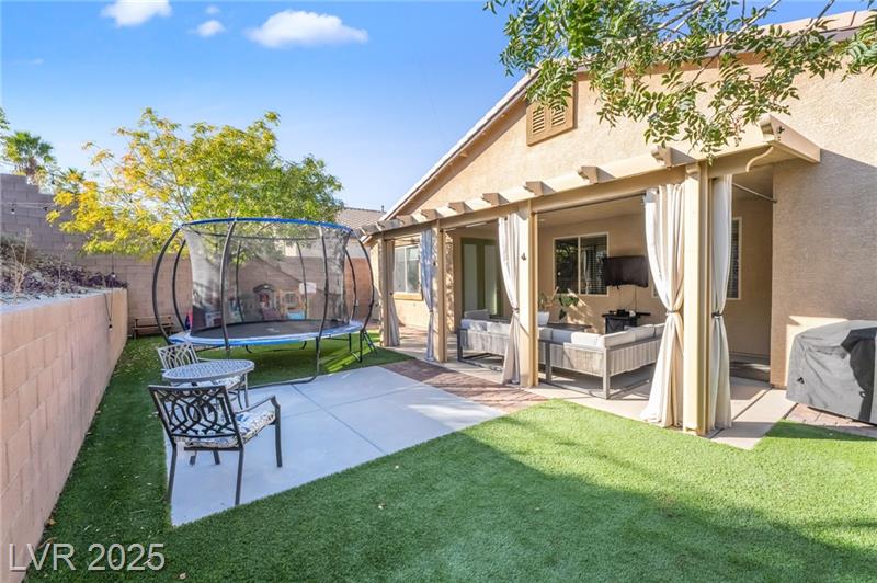 Henderson, Nevada, 89002, United States, 3 Bedrooms Bedrooms, ,2 BathroomsBathrooms,Residential,For Sale,1990384