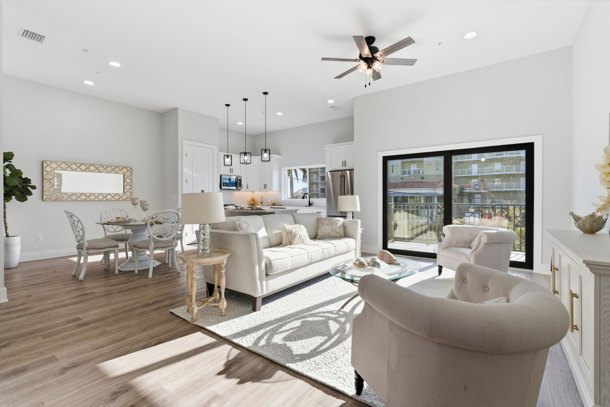 Treasure Island, Florida, 33706, United States, 5 Bedrooms Bedrooms, ,4 BathroomsBathrooms,Residential,For Sale,1887391