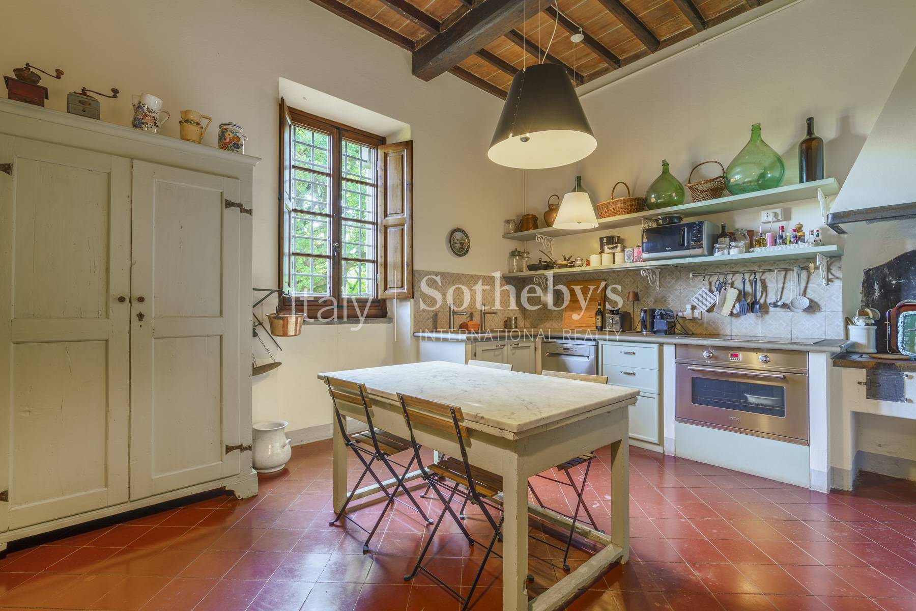  Prestigious estate with private pool - 物件實景
