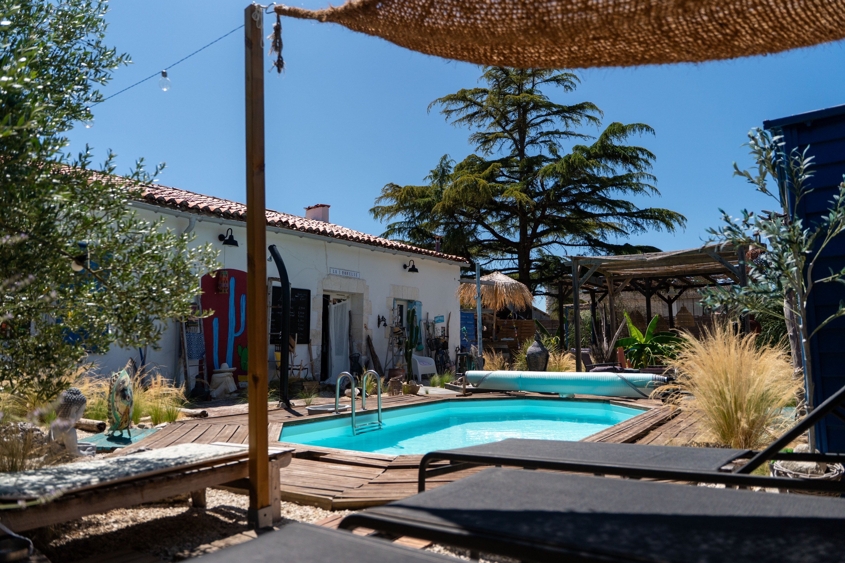  CHARMING BOHEMIAN-CHIC ESTATE – GUEST HOUSE BUSINESS WITH COTTAGES AND POOL, 6 … - 物件實景