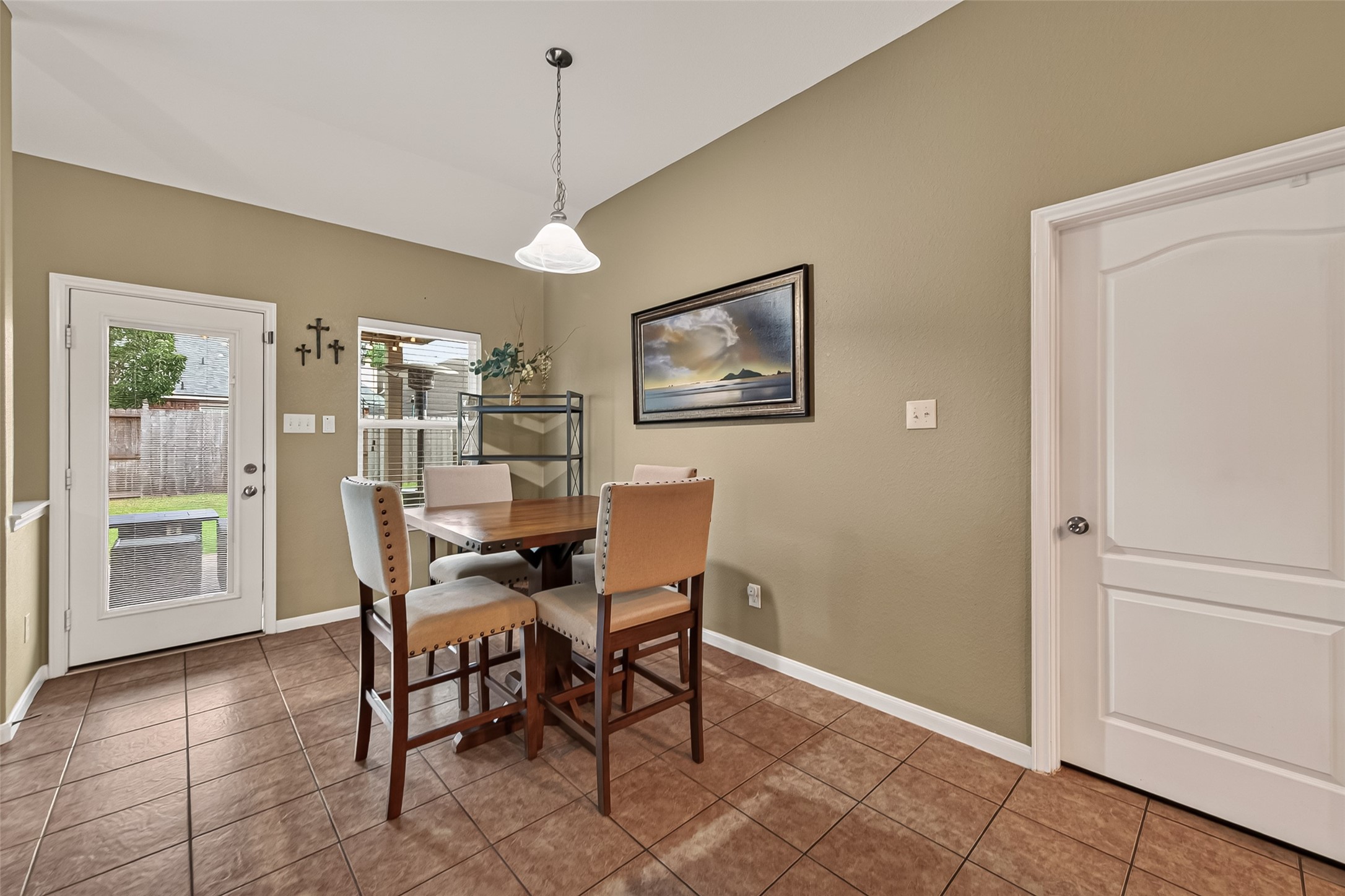  21718 Venture Park Drive - 物件實景