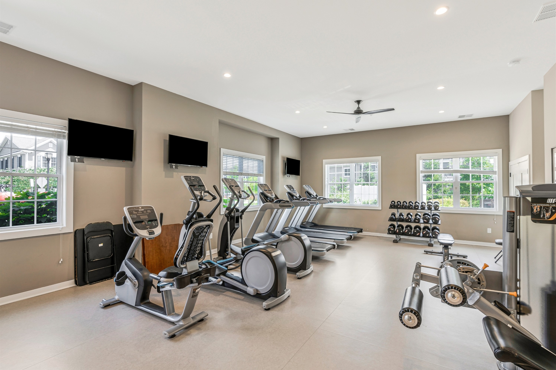  ?Residences at Columbia Park ? Impeccably Crafted End-Unit Townhome - 物件實景