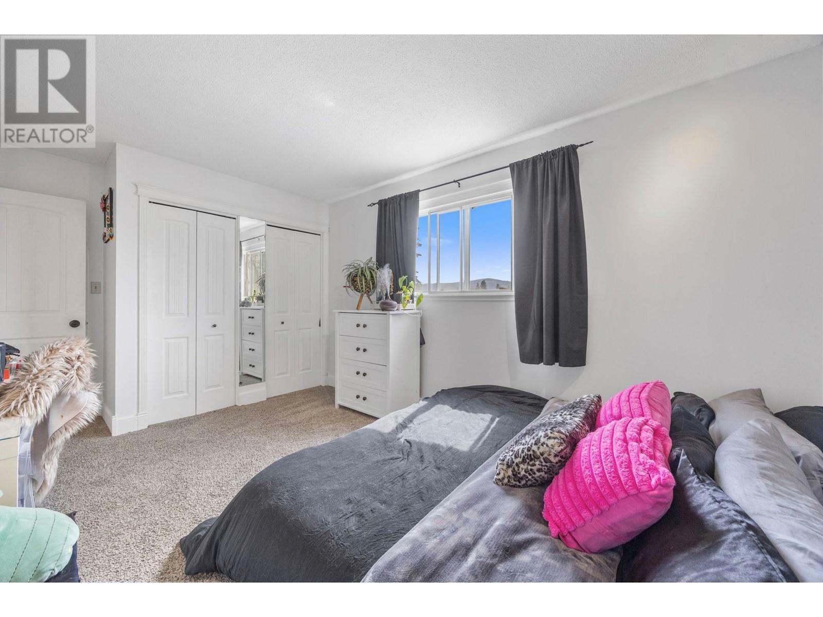 WEST KELOWNA, British Columbia, V1Z 1Z4, CA, 5 Bedrooms Bedrooms, ,1 BathroomBathrooms,Residential,For Sale,1836903