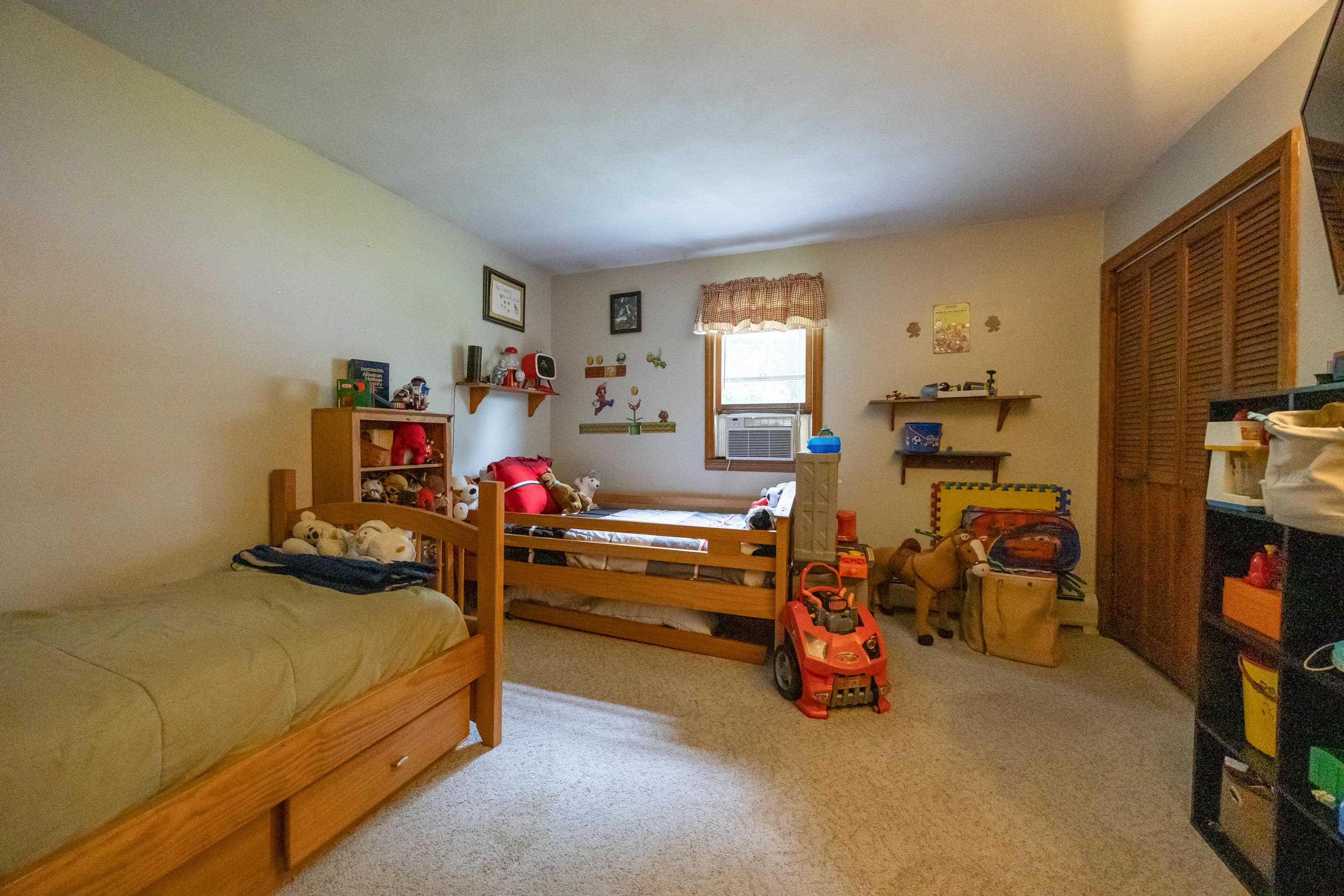 Hampstead, New Hampshire, 03826, United States, 4 Bedrooms Bedrooms, ,2 BathroomsBathrooms,Residential,For Sale,1890507
