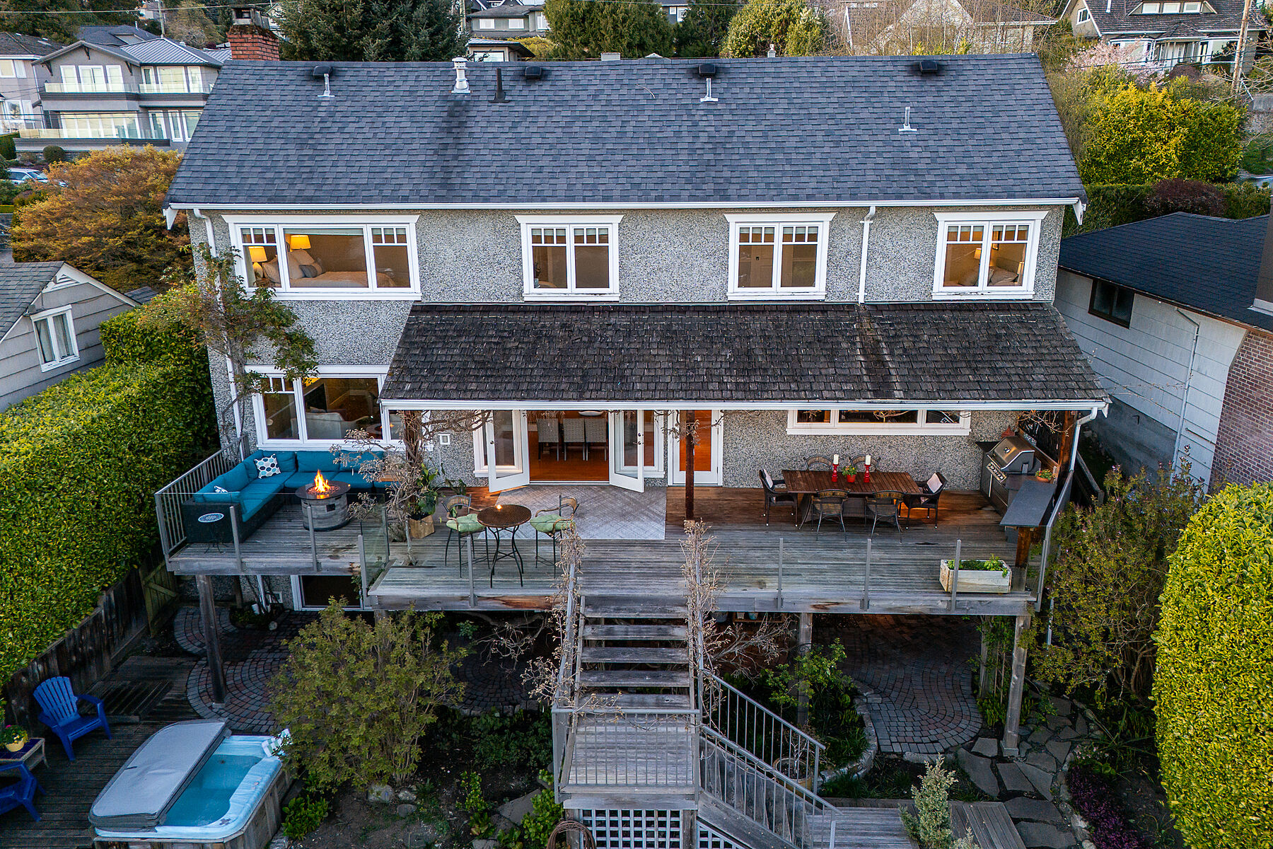  Ideal Dundarave Location - 物件實景