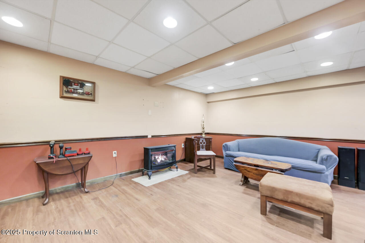 Moscow, Pennsylvania, 18444, United States, 4 Bedrooms Bedrooms, ,3 BathroomsBathrooms,Residential,For Sale,1999733