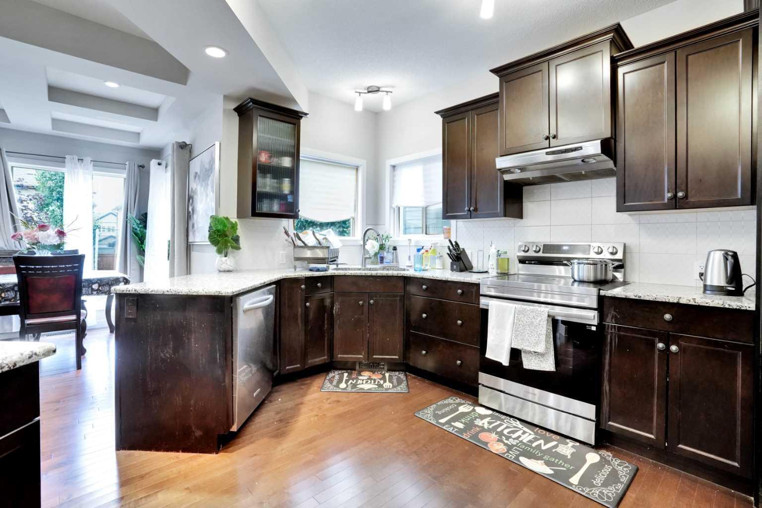 CALGARY, Alberta, T2X 0J7, CA, 3 Bedrooms Bedrooms, ,3 BathroomsBathrooms,Residential,For Sale,1906962