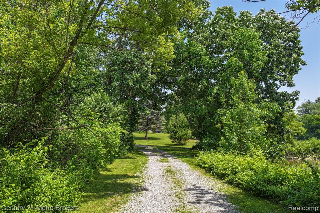 Lapeer, Michigan, 48446, United States, 4 Bedrooms Bedrooms, ,3 BathroomsBathrooms,Residential,For Sale,1982029