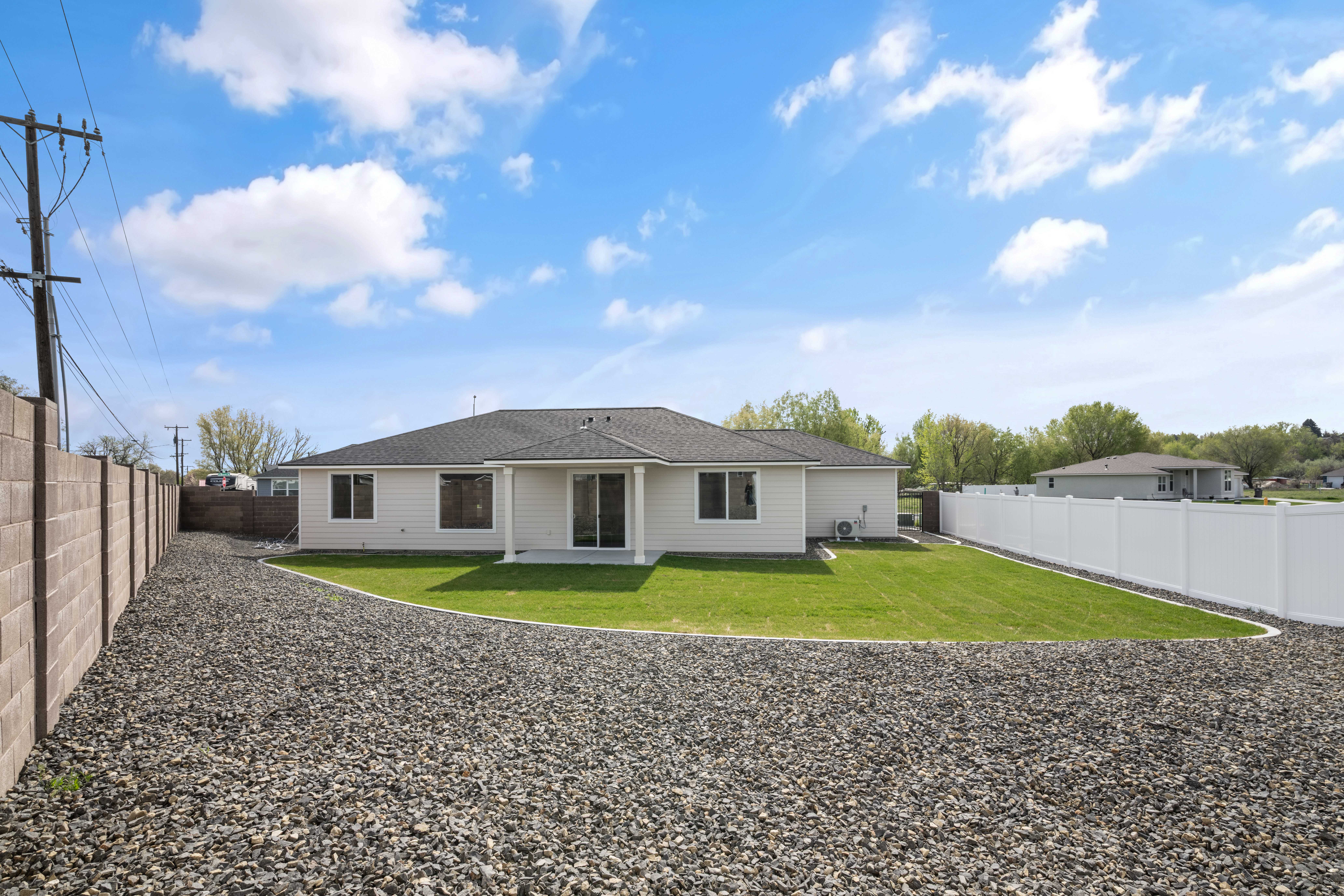  CORNER LOT - 物件實景